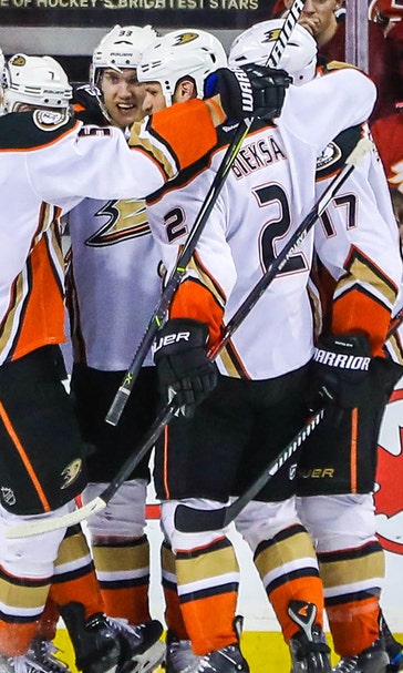 Silfverberg's go-ahead goal lifts Ducks past Flames, 3-1